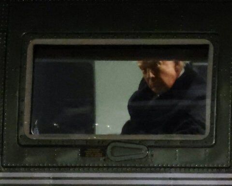 Trump aims to clinch deal with China's Xi during Asia trip