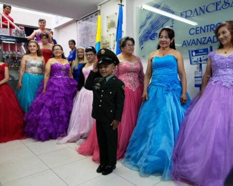 Grandmothers in Colombia get the quinceañera they never had