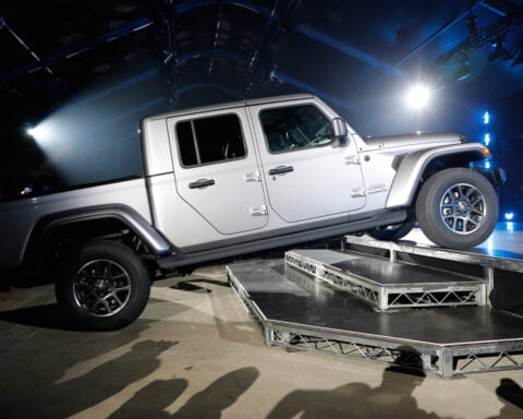 US opens probe into more than 232,000 Chrysler vehicles over instrument panel issue