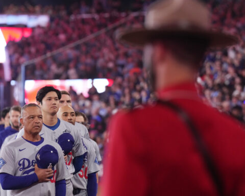 Dodgers manager Dave Roberts doesn't think slugger Shohei Ohtani heard Toronto fans' taunts