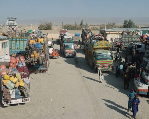 Trump says he will solve Afghanistan-Pakistan crisis 'very quickly' as peace talks enter second day