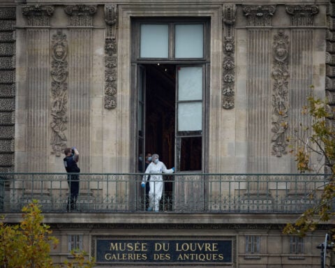 Suspects in Louvre Museum heist arrested