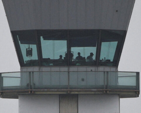 More than 8,000 US flights delayed as air traffic control absences persist