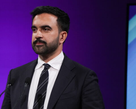 Mamdani takes a risk, courts NYPD Commissioner Tisch in public without certainty she will keep the job