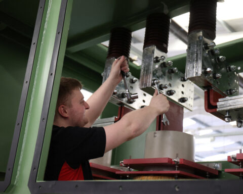 UK manufacturers invest at slowest pace since 2017, report says