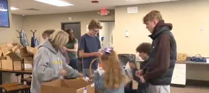 Volunteers gather to pack dental kits to honor Pittsburgh synagogue shooting victims