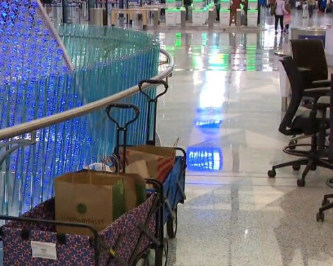 Food shelf at MSP Airport helping TSA officers during government shutdown