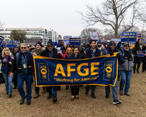 Democrats not swayed by call to end shutdown from largest federal workers’ union