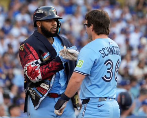 Blue Jays hit first leadoff back-to-back homers in World Series history — on 3 pitches