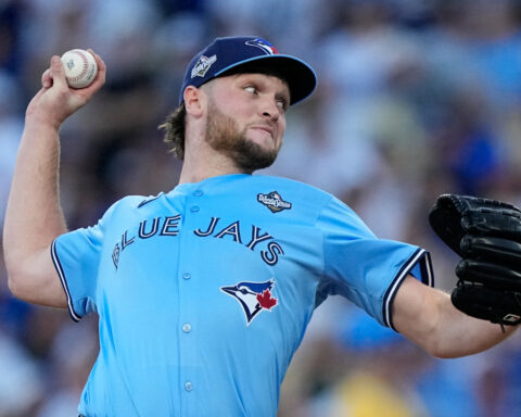 Yesavage strikes out 12 as rookie pitches Blue Jays past Dodgers 6-1 for 3-2 lead in World Series