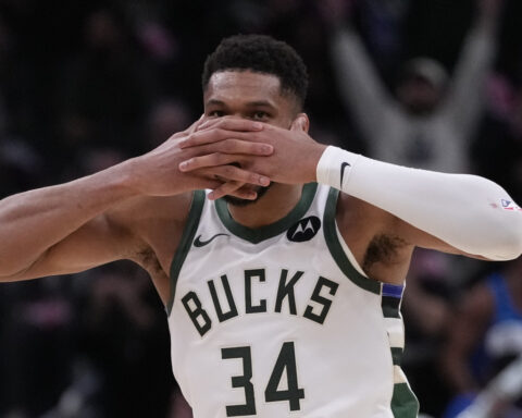 Antetokounmpo ruled out for Bucks' Thursday night game against Warriors