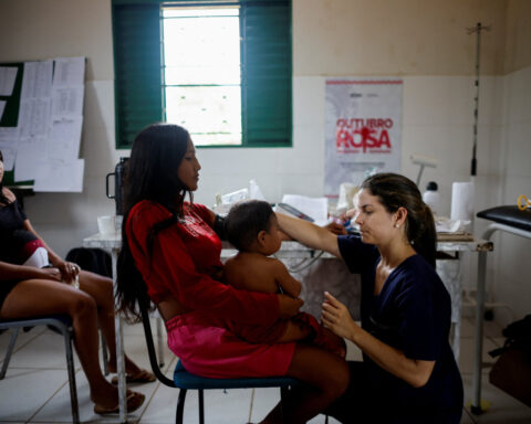 Scientists try to prove link between Amazon gold mining and disabilities in babies