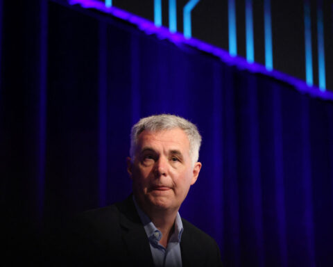 Australia's Optus CEO apologises for emergency line outage, refuses to stand down