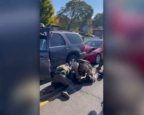 Evanston mayor says he’s opening investigations after federal agents are filmed punching person