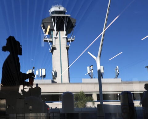 Worst weekend for air traffic controller staffing since start of shutdown