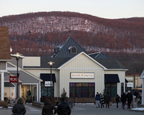 Simon Property Group raises annual real estate FFO forecast on resilient leasing demand