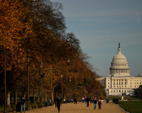 For first time in long US government shutdown, hints of progress toward reopening