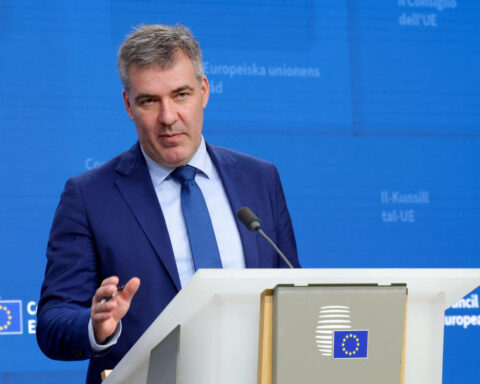 EU agrees weakened climate target in final-hour deal for COP30