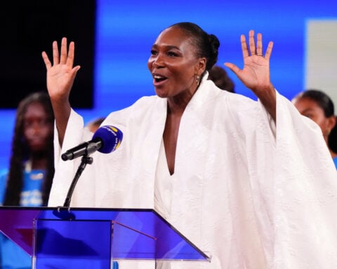 Tennis great Venus Williams plans to start 33rd straight pro season in Auckland in January