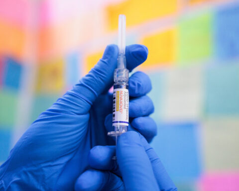 Novavax delays profitability target with eyes on Sanofi-led launches