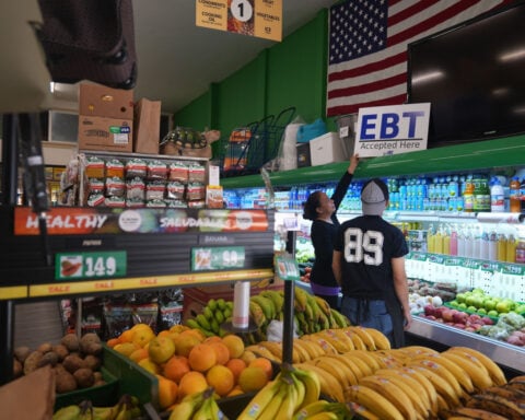 Federal judge orders Trump administration to make full November SNAP payments