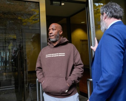 Ex-NBA player Damon Jones pleads not guilty to selling injury secrets, profiting from rigged poker