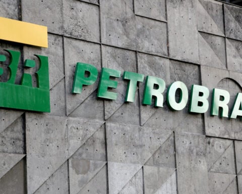 Petrobras posts slight profit growth, unveils $2.25 billion in dividends