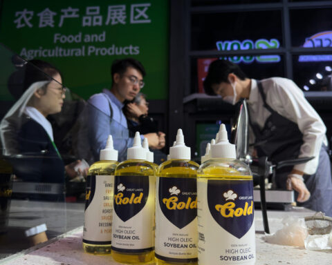 China's exports fall 1.1% in October, hit by a 25% drop in shipments to the US