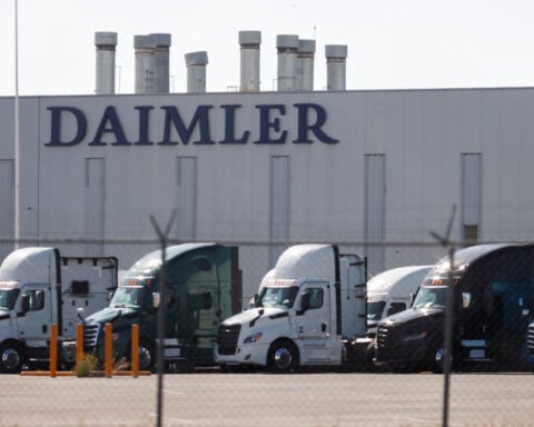 Daimler Truck posts 40% drop in quarterly profit, narrows full-year guidance