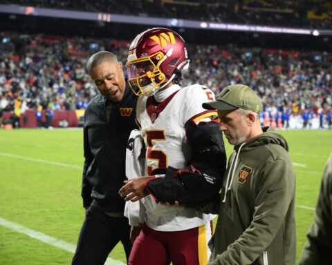 Jayden Daniels doesn't need surgery on his elbow and he'll avoid IR for now, AP source says