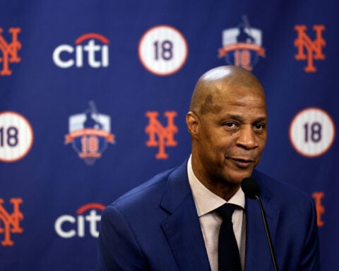 Trump pardons MLB great Darryl Strawberry on 1995 tax evasion charge