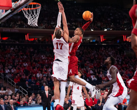 Labaron Philon scores 25 as No. 15 Alabama upends fifth-ranked St. John's 103-96 at MSG