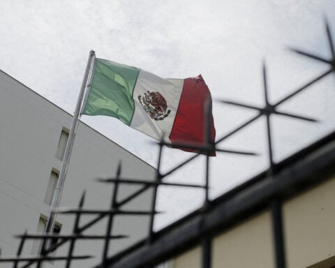 Mexico's top diplomat leaves Peru amid row over asylum for former PM