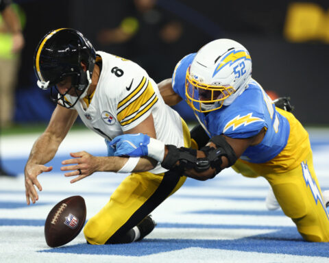 Rodgers’ struggles continue to mount in Steelers' loss to Chargers