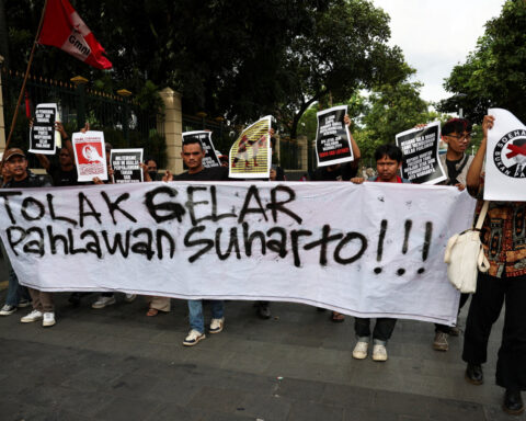 Indonesia grants national hero status to late strongman President Suharto