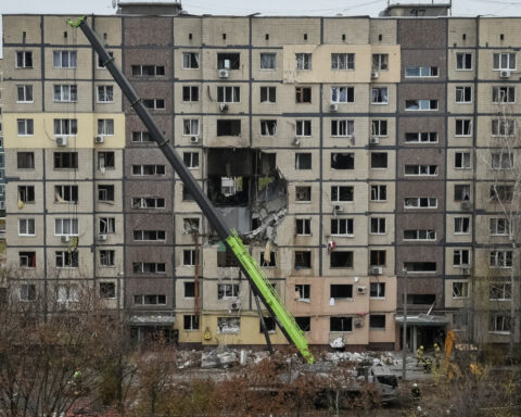 Kremlin says it wants war to end but peace process is 'stalled'