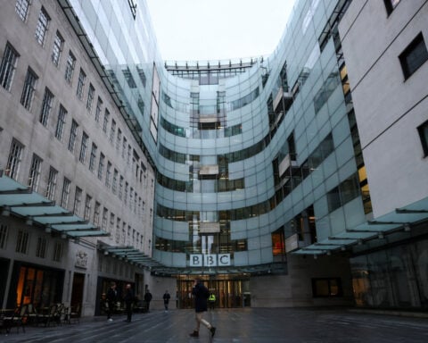 What are the key claims made in the leaked internal BBC memo?