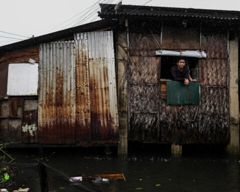 Typhoon Fung-wong weakens in the Philippines; four dead