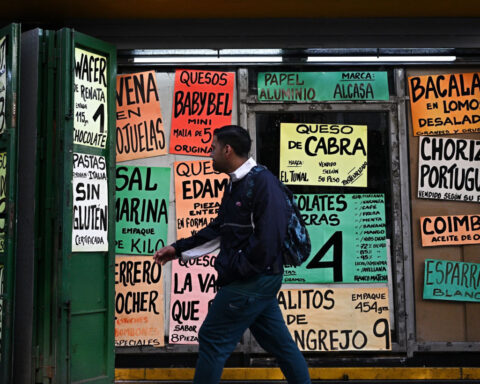 Amid tensions with US, high inflation is back on Venezuela’s streets