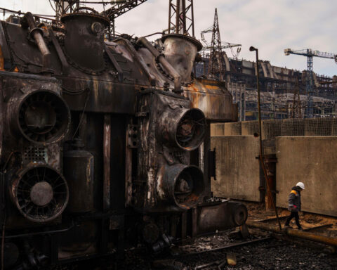 Ukraine detains 5 people in $100M energy sector graft investigation