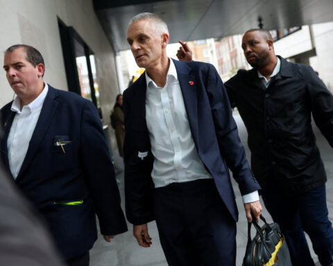 BBC's outgoing boss rallies staff in face of leadership crisis and Trump legal threat