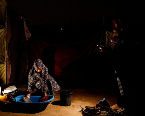 Gaza families still without electricity despite ceasefire