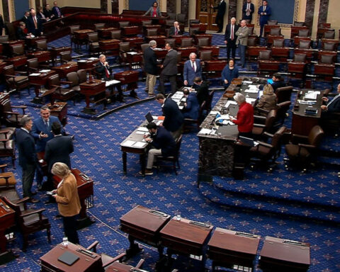Senate moves to end shutdown