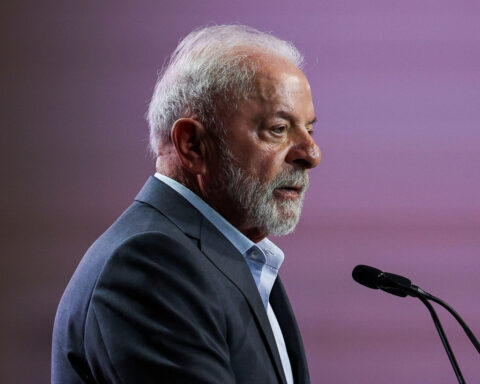 Brazil caps fees, shortens payment terms in billion-dollar meal voucher market