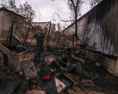 Video: Israeli settlers launch arson attack in occupied West Bank
