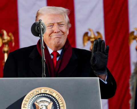 Trump to host JPMorgan's Dimon, other Wall Street CEOs at White House dinner