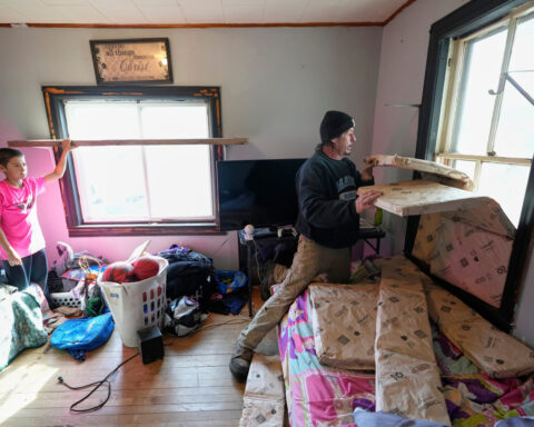 Federal shutdown creates uncertainty for Maine cancer patient struggling to stay warm