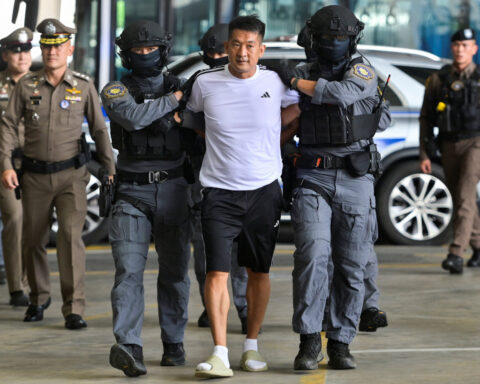 Thailand extradites gambling kingpin She Zhijiang to China