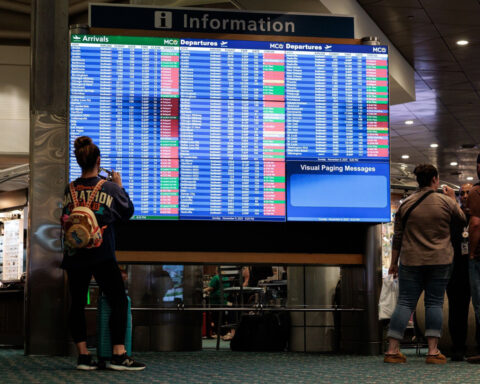 What travelers need to know about Thanksgiving flights