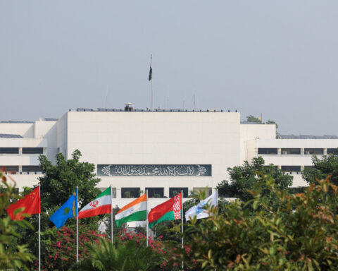 Pakistan parliament approves more powers for army chief, curbs top court